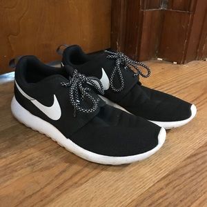 Nike Black Sneakers